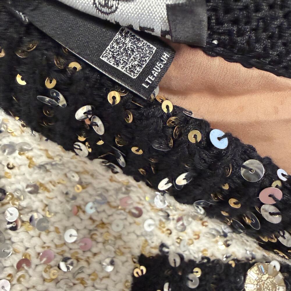 NWT Chanel 2023 Sequin Knit Mini Skirt White Black Silver Gold Womens 36 / US 4 - Picture 8 of 13